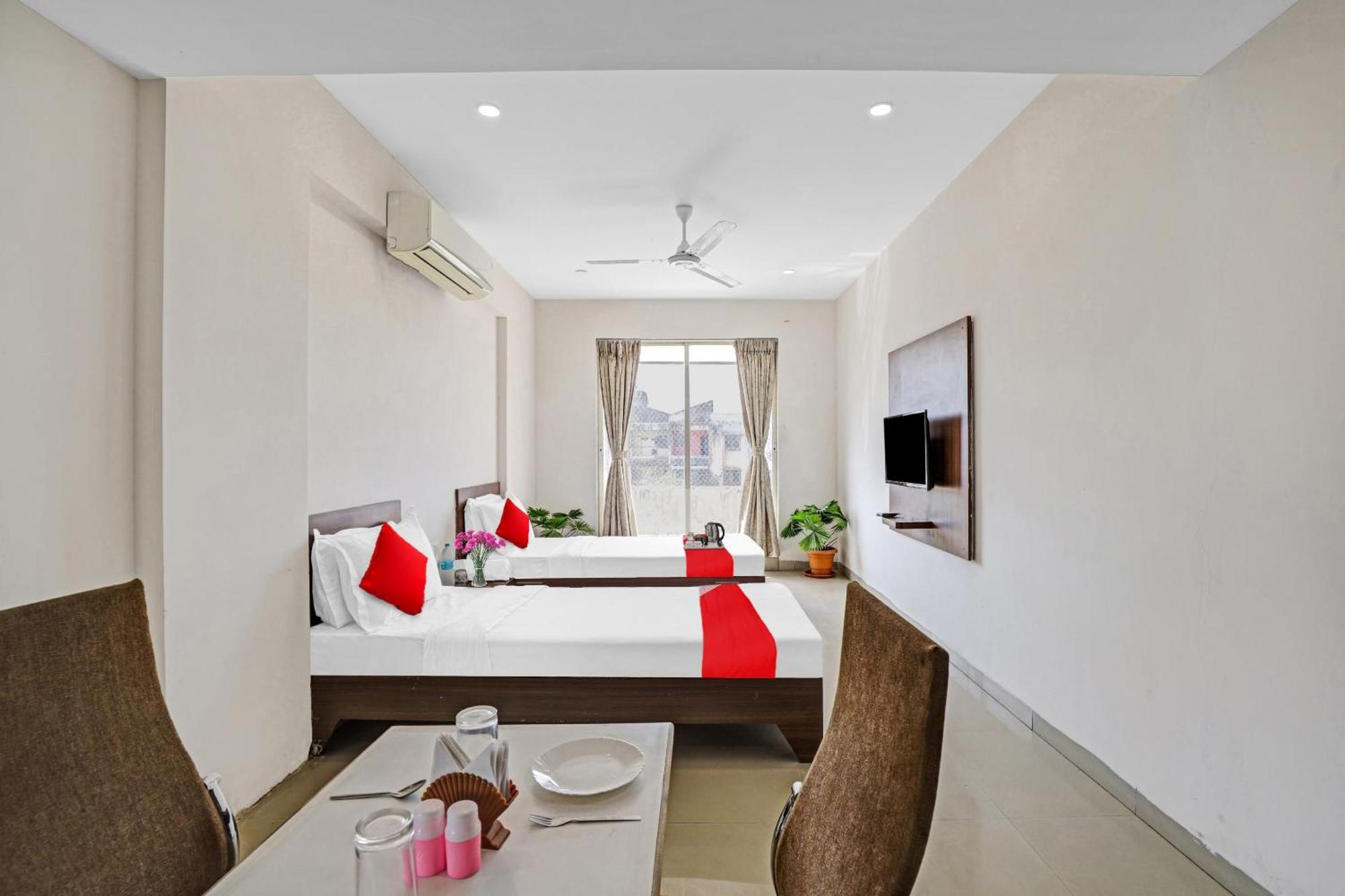 Oyo Flagship Hotel Residency Silvassa Extérieur photo
