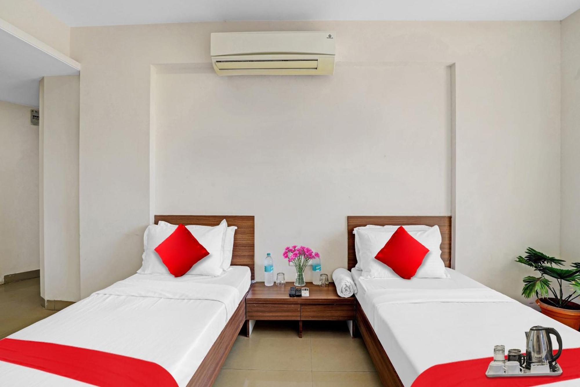 Oyo Flagship Hotel Residency Silvassa Extérieur photo